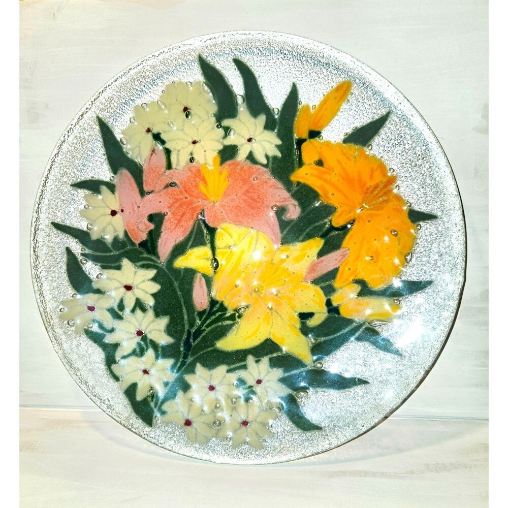 Beautiful Peggy Karr Art Glass floral lillies plate 11" Signed Dated